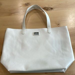 Arbonne shoulder tote bag in cream leather